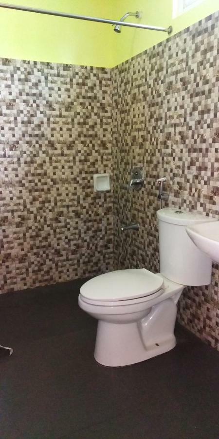 אל נידו Citrine Travel Lodge מראה חיצוני תמונה